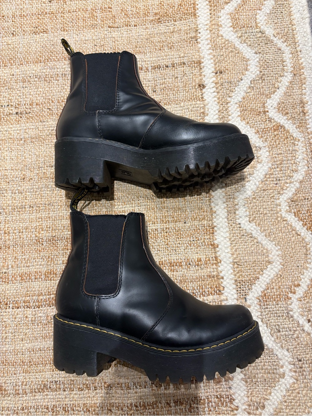 Dr. Martens Rometty Women's Chelsea Boots Black Leather Size 7 EU 38